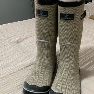 Arctic Shield Herringbone Rain Boots